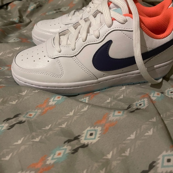 Nikes - Picture 9 of 10